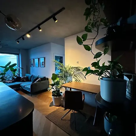 Skyline Elegance With Free Parking Lägenhet Bratislava