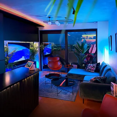 Skyline Elegance With Free Parking Apartamento