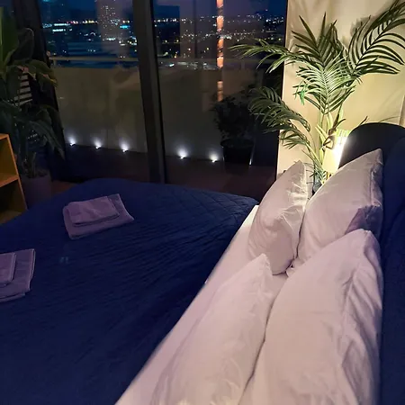 Skyline Elegance With Free Parking Apartmán *