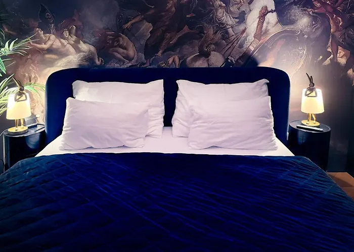 Skyline Elegance With Free Parking Pressburg