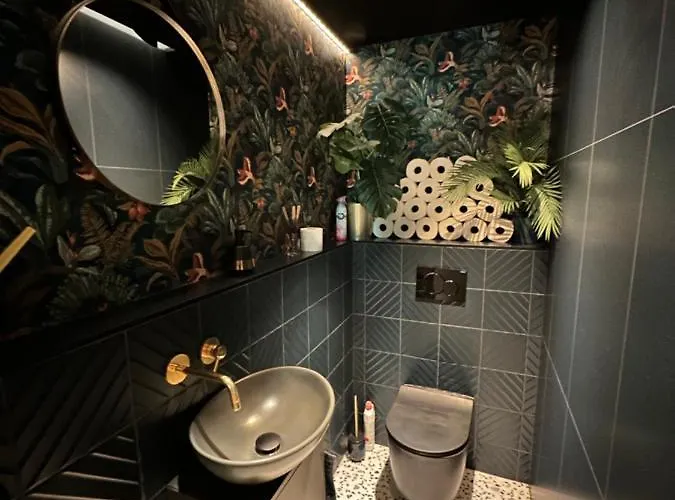Skyline Elegance With Free Parking Apartamento Bratislava