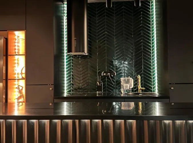 Skyline Elegance With Free Parking Apartamento *